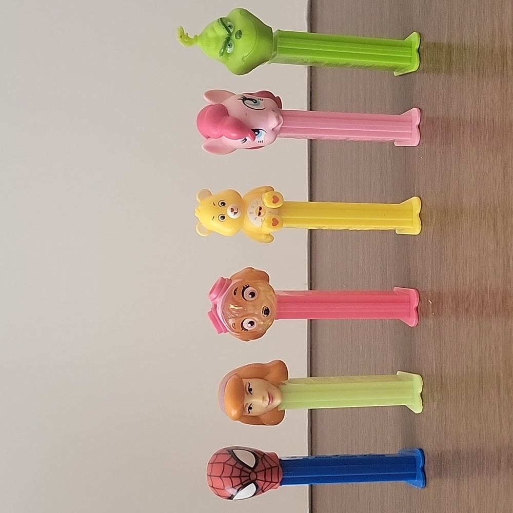 PEZ Dispenser Set - Picture 4 of 4